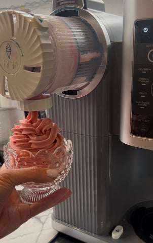 Strawberry Frozen Yogurt (Sugar and Mostly Fat Free High Protein Treat!)